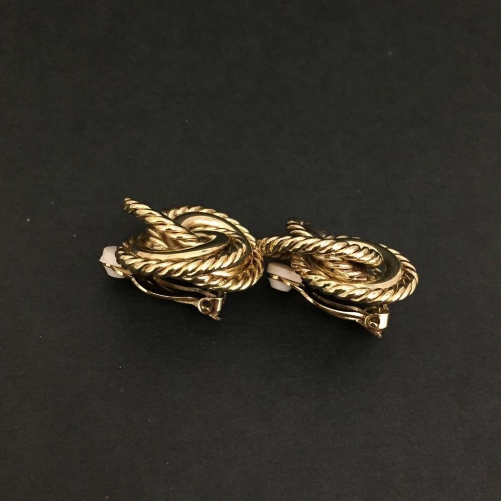 GIVENCHY Love Twist Gold Tone Earring Large Swirl Vintage 1" Clip On Authentic - Picture 9 of 13
